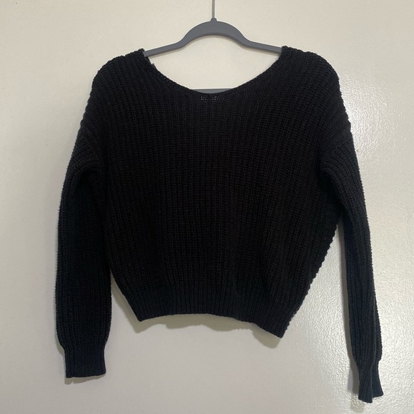 Black sweater - Picture 2 of 2